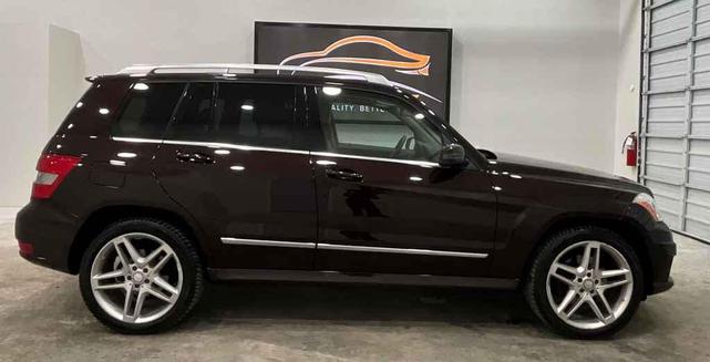 Photo of 2011 Burgundy Mercedes-Benz GLK-Class