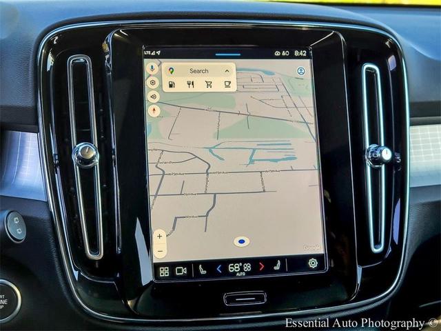 Photo of 2025 Onyx Black Metallic Volvo XC40