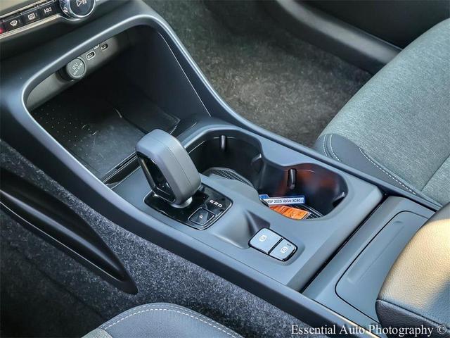 Photo of 2025 Onyx Black Metallic Volvo XC40
