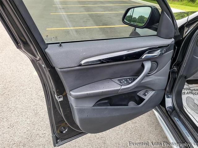 Photo of 2021 Black Sapphire Metallic BMW X1