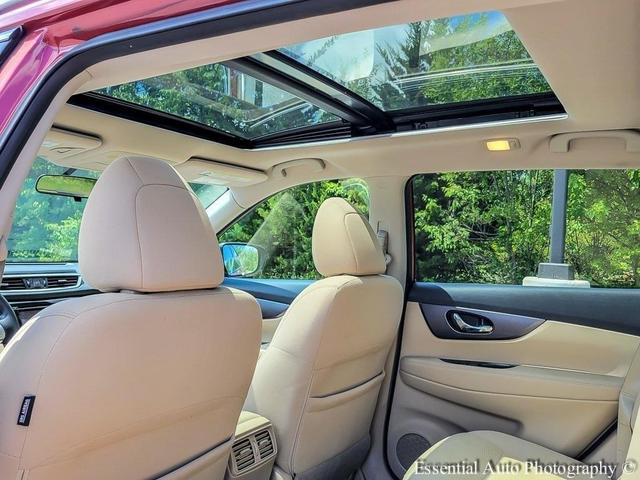 Photo of 2016 Cayenne Red Nissan Rogue