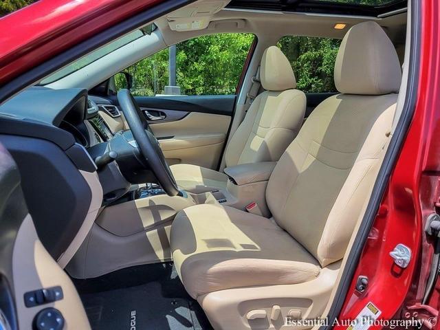 Photo of 2016 Cayenne Red Nissan Rogue