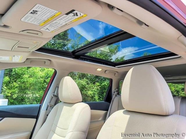 Photo of 2016 Cayenne Red Nissan Rogue