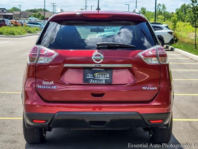 Photo of 2016 Cayenne Red Nissan Rogue