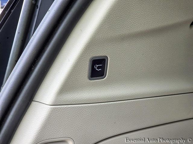 Photo of 2024 Silver Mist Clearcoat Chrysler Pacifica