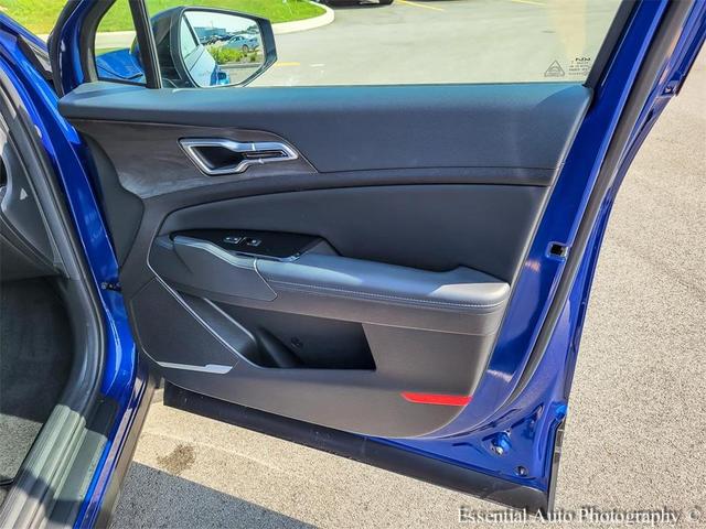 Photo of 2023 Sapphire Blue Kia Sportage