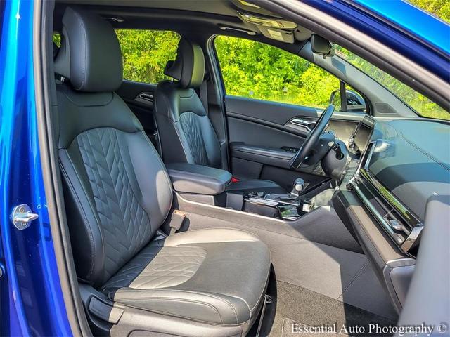Photo of 2023 Sapphire Blue Kia Sportage
