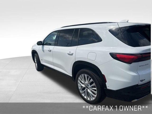 Photo of 2025 Summit White Buick Enclave