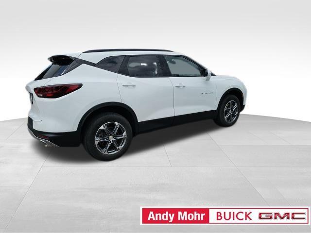 Photo of 2023 Summit White Chevrolet Blazer