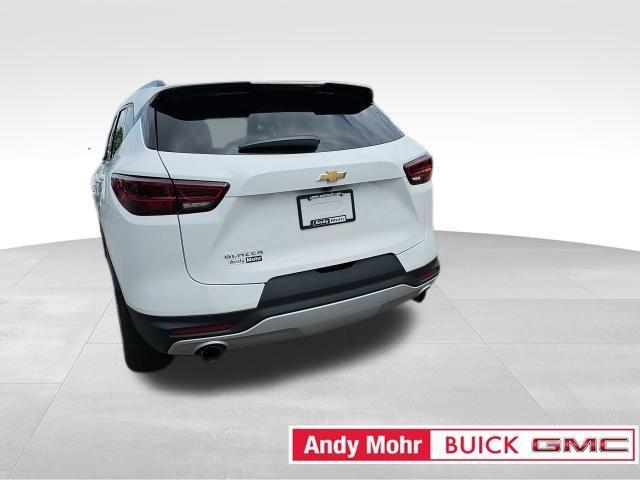 Photo of 2023 Summit White Chevrolet Blazer