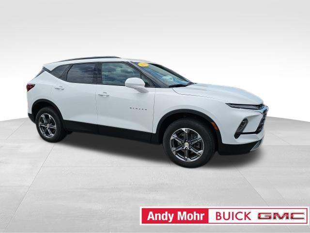 Photo of 2023 Summit White Chevrolet Blazer