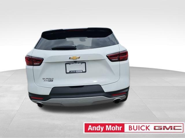 Photo of 2023 Summit White Chevrolet Blazer