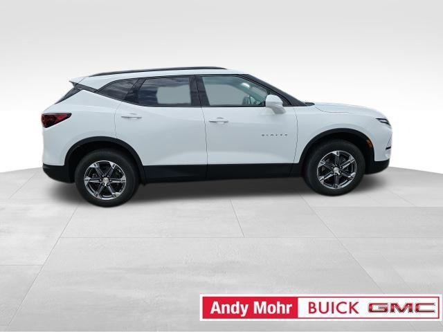 Photo of 2023 Summit White Chevrolet Blazer