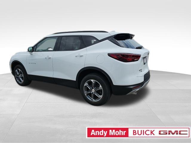 Photo of 2023 Summit White Chevrolet Blazer