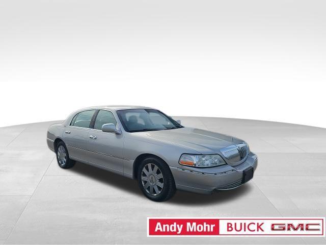 2005 Lincoln Town Car