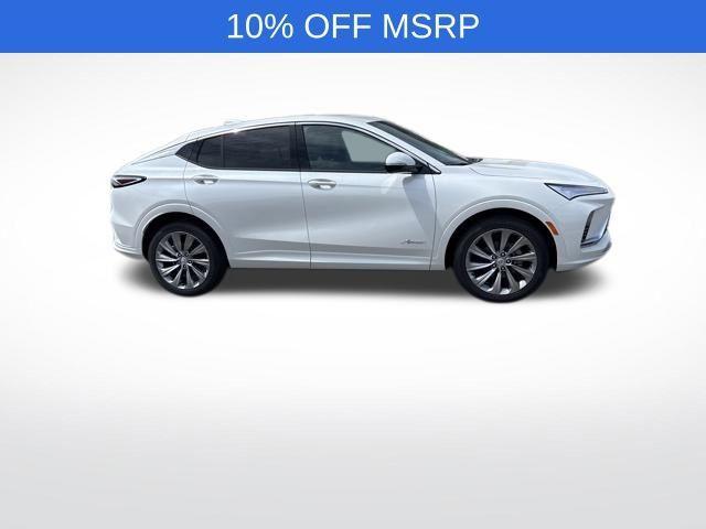 Photo of 2025 White Frost Buick Envista
