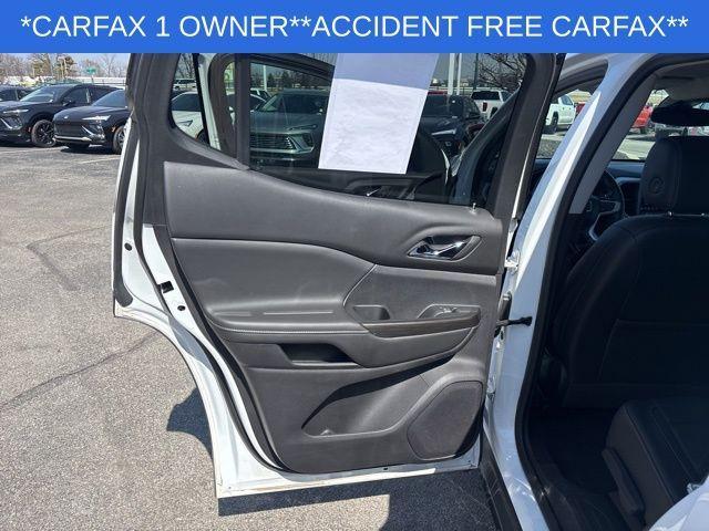 Photo of 2023 Summit White GMC Acadia