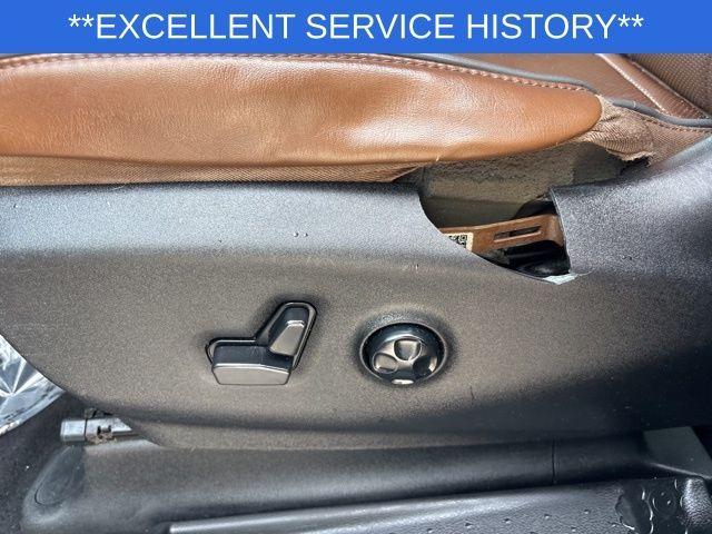 Photo of 2017 Dark Cordovan Pearlcoat Chrysler Pacifica