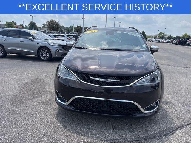 Photo of 2017 Dark Cordovan Pearlcoat Chrysler Pacifica