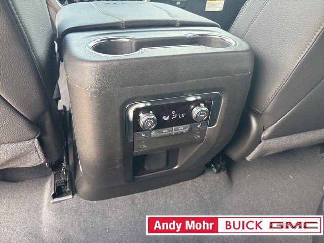 Photo of 2025 Onyx Black GMC Yukon