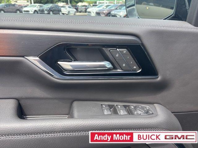 Photo of 2025 Onyx Black GMC Yukon