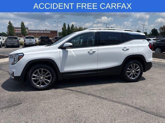Photo of 2024 Summit White GMC Terrain