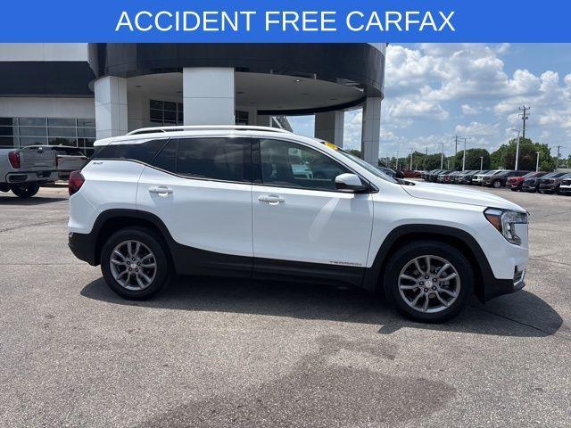 Photo of 2024 Summit White GMC Terrain