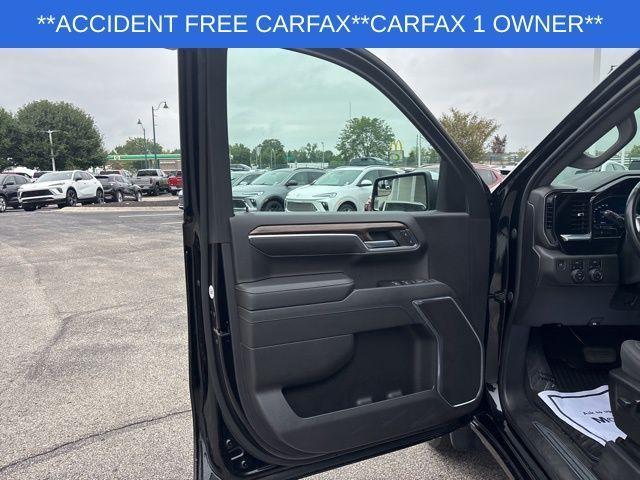 Photo of 2022 Black Chevrolet Silverado 1500