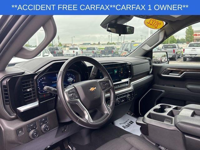 Photo of 2022 Black Chevrolet Silverado 1500