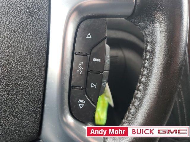 Photo of 2015 White Chevrolet Traverse