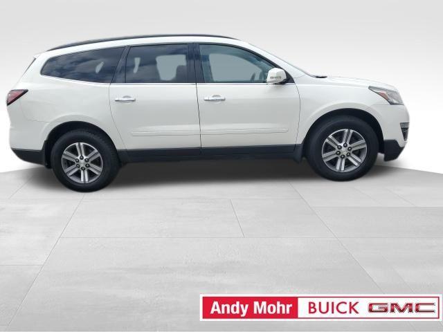 Photo of 2015 White Chevrolet Traverse