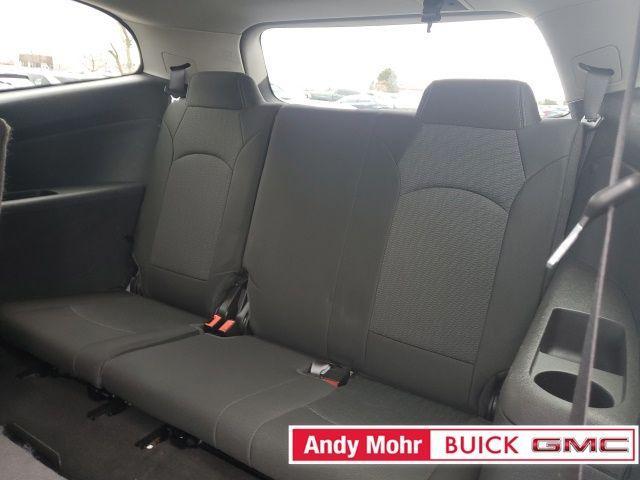 Photo of 2015 White Chevrolet Traverse