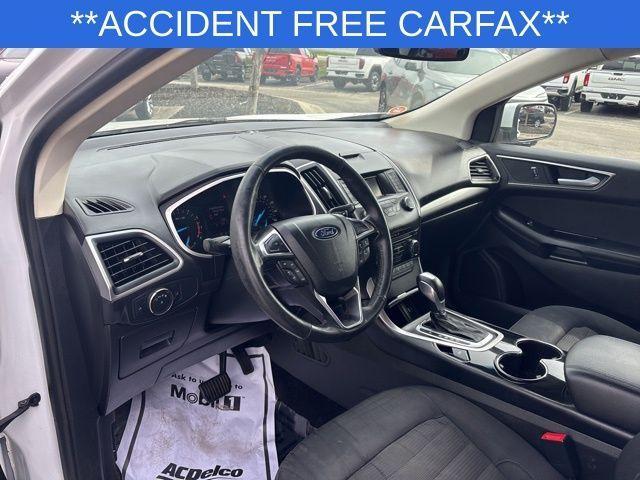 Photo of 2017 Oxford White Ford Edge