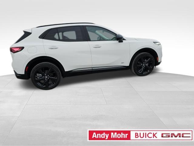 Photo of 2025 Summit White Buick Envision