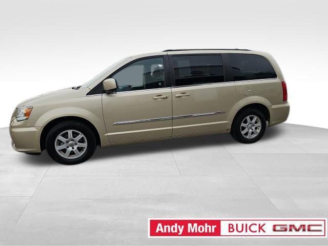 Photo of 2012 White Gold Clearcoat Chrysler Town & Country