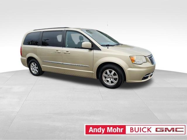 Photo of 2012 White Gold Clearcoat Chrysler Town & Country