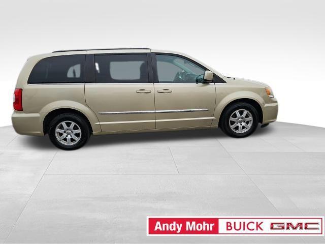 Photo of 2012 White Gold Clearcoat Chrysler Town & Country