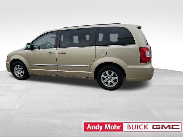 Photo of 2012 White Gold Clearcoat Chrysler Town & Country