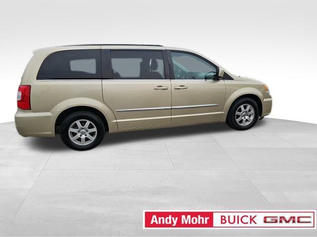 Photo of 2012 White Gold Clearcoat Chrysler Town & Country