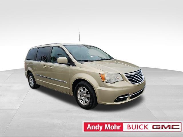 Photo of 2012 White Gold Clearcoat Chrysler Town & Country