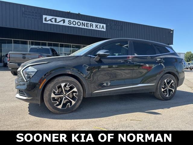 Photo of 2023 Ebony Black Kia Sportage