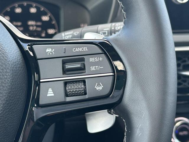 Photo of 2025 Platinum White Pearl Acura ADX