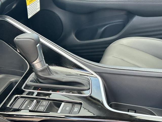 Photo of 2025 Platinum White Pearl Acura ADX