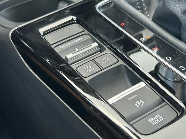 Photo of 2025 Platinum White Pearl Acura ADX