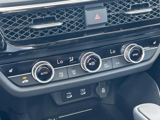 Photo of 2025 Platinum White Pearl Acura ADX