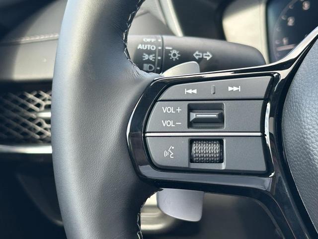 Photo of 2025 Platinum White Pearl Acura ADX