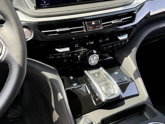 Photo of 2025 Platinum White Pearl Acura MDX
