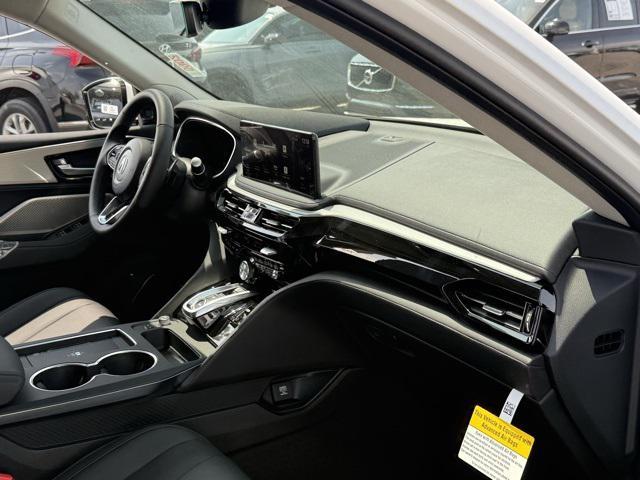 Photo of 2025 Platinum White Pearl Acura MDX