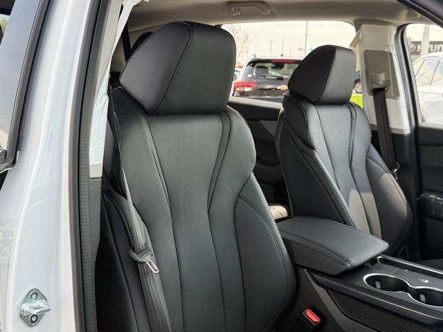 Photo of 2025 Platinum White Pearl Acura MDX