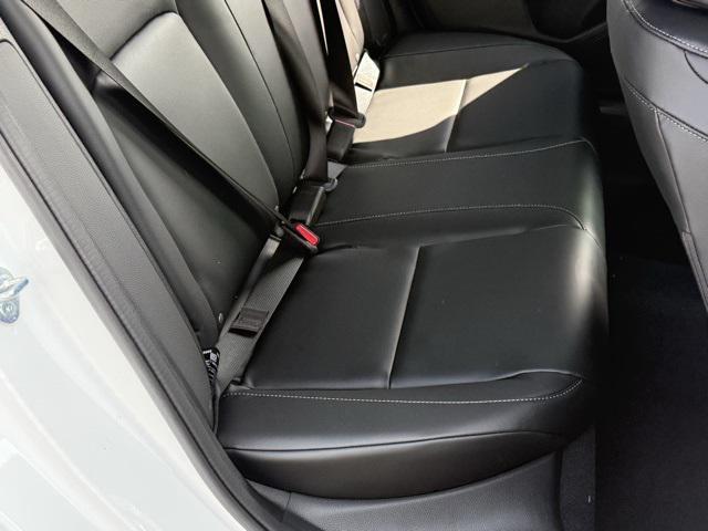 Photo of 2025 Platinum White Pearl Acura Integra